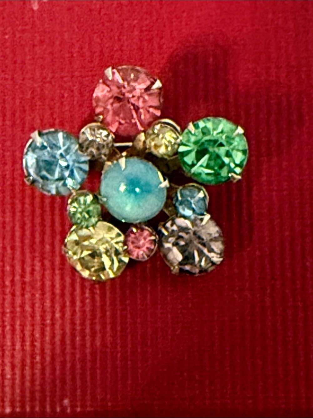 CORO BROOCH VINTAGE MCM MULTI COLOR PASTEL RHINESTONE & CABOCHON GOLD SETTING